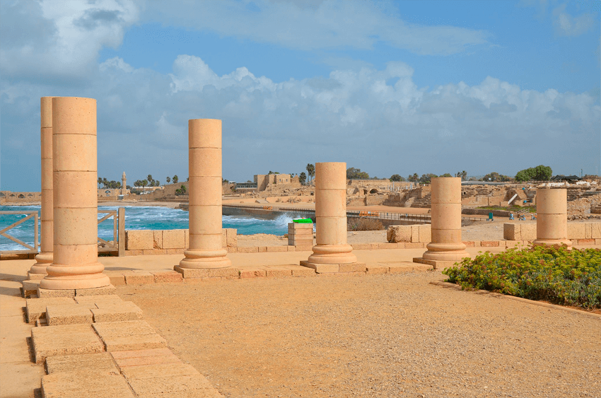 Ruínas do palácio de Herodes em Cesareia, em Israel