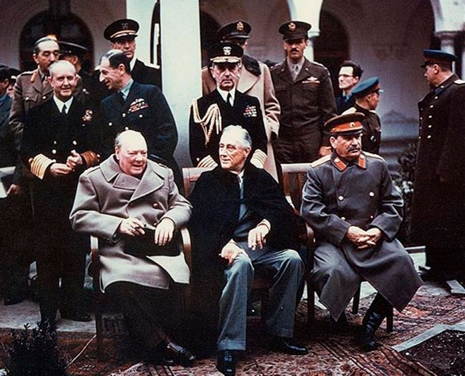 Conferência de Yalta em 1945 definindo destino da Alemanha - Fonte: Wikipedia