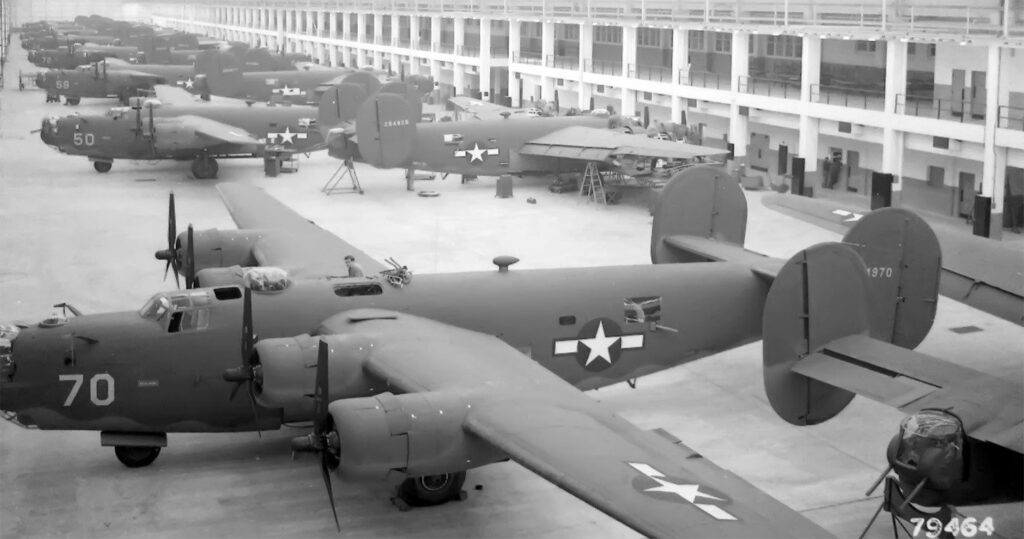 Fábrica da Ford nos Estados Unidos durante a Segunda Guerra Mundial - Logistics Officer Association