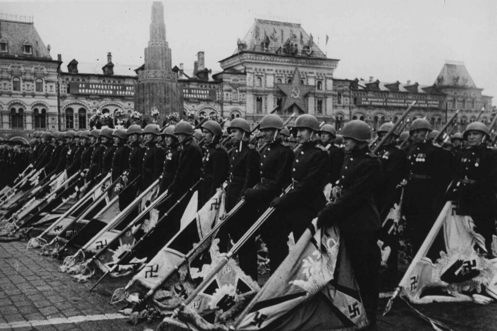 O Exército Vermelho da União Soviética - Harvard Library